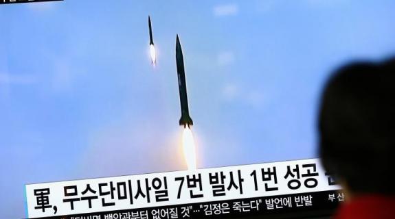 Η Βόρεια Κορέα εκτόξευσε δέκα βαλλιστικούς πυραύλους
