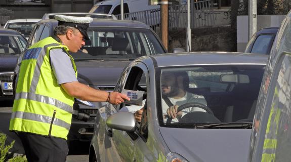 Στους δρόμους η Αστυνομία: «Σαφάρι» ελέγχων ανήμερα του Δεκαπενταύγουστου