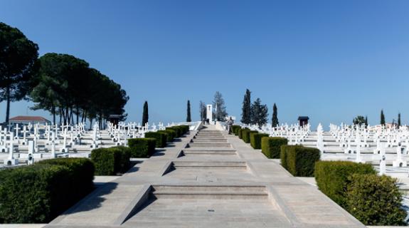 Ενταφιασμός επιπρόσθετων οστών του ήρωα της ΕΛΔΥΚ Ιωάννη Ηλιόπουλου