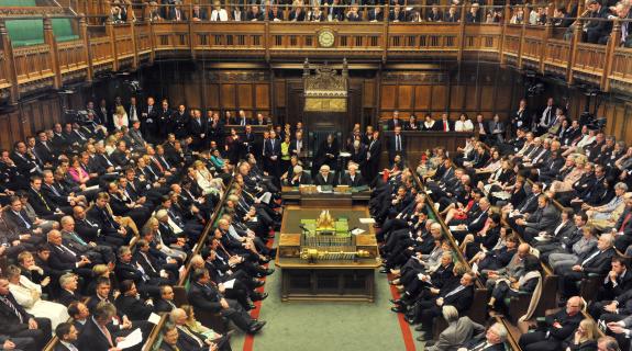 Διαλύθηκε και επισήμως το βρετανικό κοινοβούλιο ενόψει των εκλογών 4ης Ιουλίου