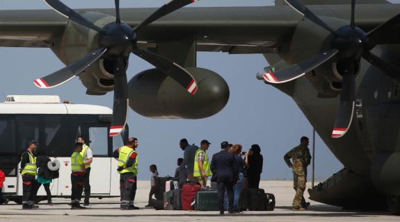 Βροχή αιτημάτων για τα κυπριακά λιμάνια, συνωστισμός δυνάμεων ανοικτά της Κύπρου