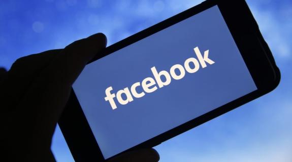 Προβλήματα στο Facebook, τι αναφέρουν οι χρήστες