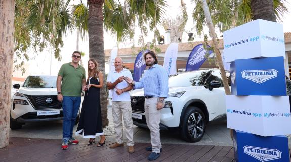 Πετρολίνα: Παρέδωσε 2 Nissan X-trail e-Power στους νικητές του MyPetrolina app