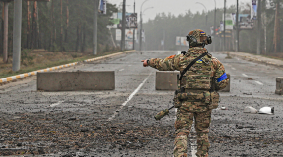 Ουκρανικοί βομβαρδισμοί «χτύπησαν» περιοχές που ελέγχονται από τη Ρωσία