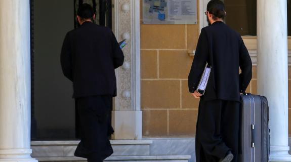 «Παίζονται εκατομμύρια»: Επεισοδιακή έναρξη δίκης στο Συνοδικό για Μονή Αββακούμ