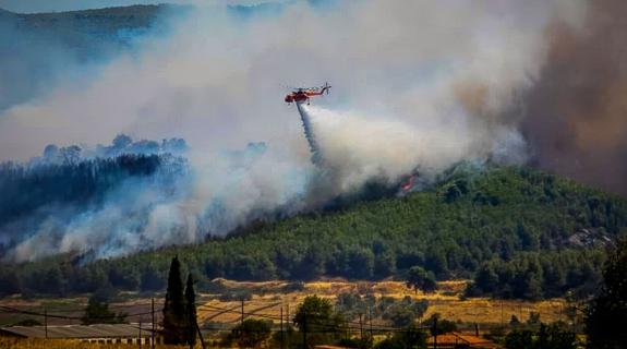 Χωρίς μέτωπο οι πυρκαγιές σε Εύβοια και Ρέθυμνο