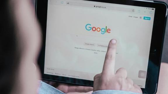 Τι σημαίνει η νομική «ήττα» της Google, τα επόμενα βήματα του κολοσσού