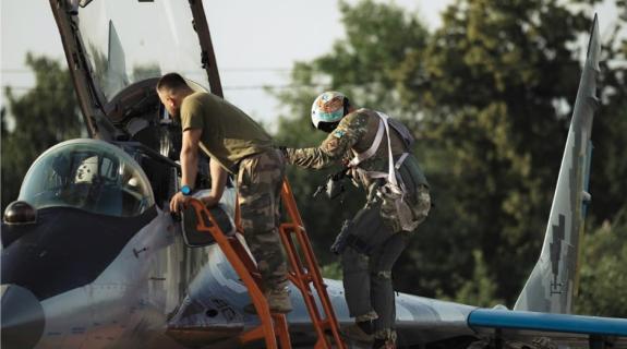 Παραδόθηκαν τα πρώτα F-16 στην Ουκρανία