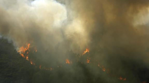 Πυρκαγιές εκτός ελέγχου στο Περού καταστρέφουν καλλιέργειες και χώρους