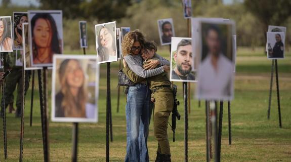 «Ο χρόνος τελειώνει»: Η Χαμάς εντείνει τον ψυχολογικό πόλεμο για τους ομήρους