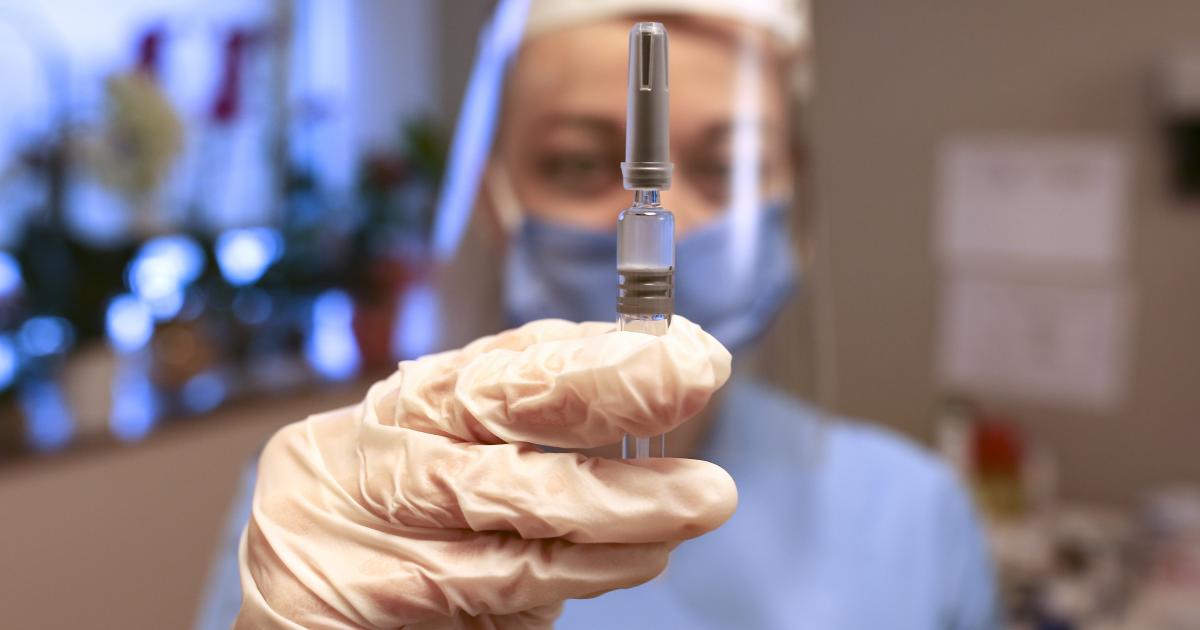Πρέπει να εμβολιαστούν άτομα με κοροναϊό;  (ΒΙΝΤΕΟ)