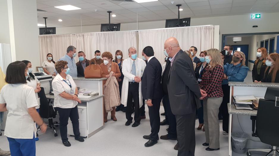 Ο Υπουργός Υγείας Μάριος Δαμιανός στη νέα μονάδα αιμοκάθαρσης στην Πάφο