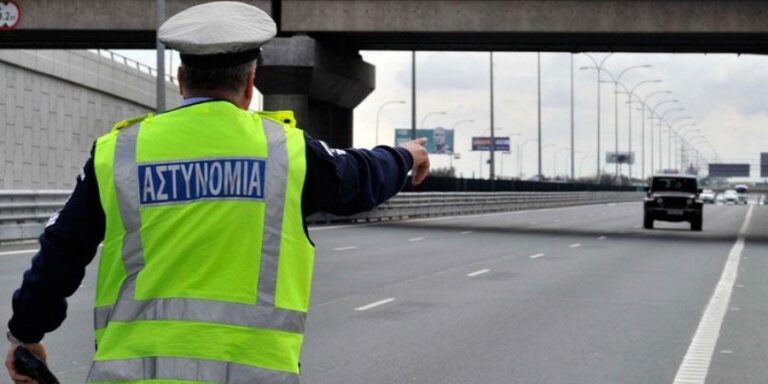 Εκστρατεία ελέγχου οχημάτων, για οδήγηση χωρίς ελεύθερα χέρια (ΒΙΝΤΕΟ)