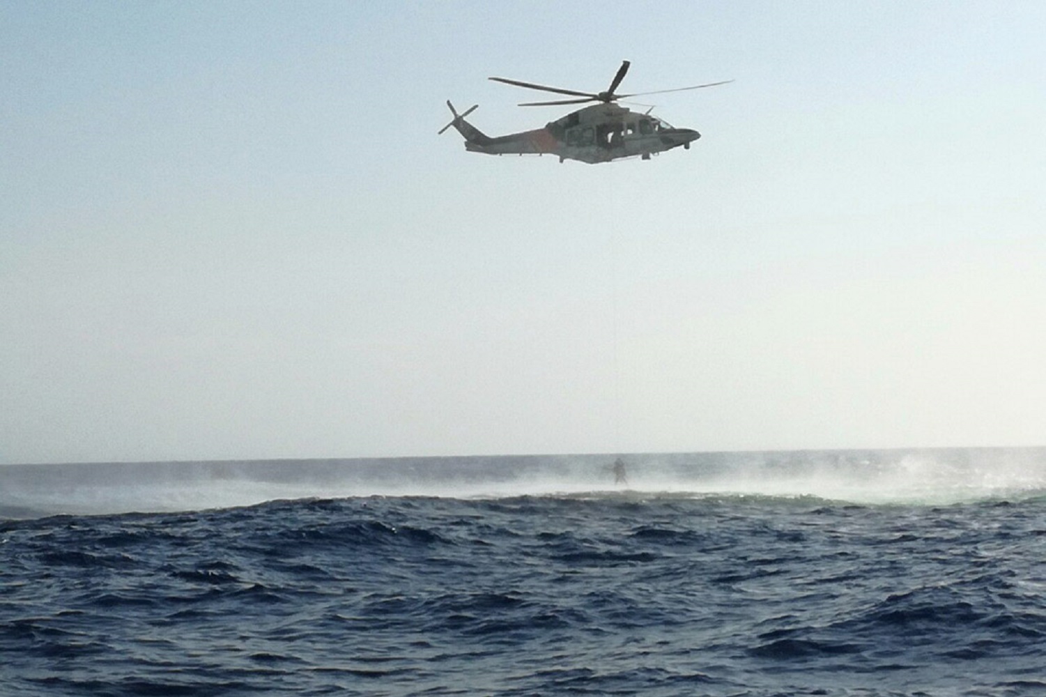 Ακυβέρνητο ιστιοπλοϊκό σκάφος, πλέει 75 ναυτικά μίλια νότια της Λεμεσού (BINTEO)