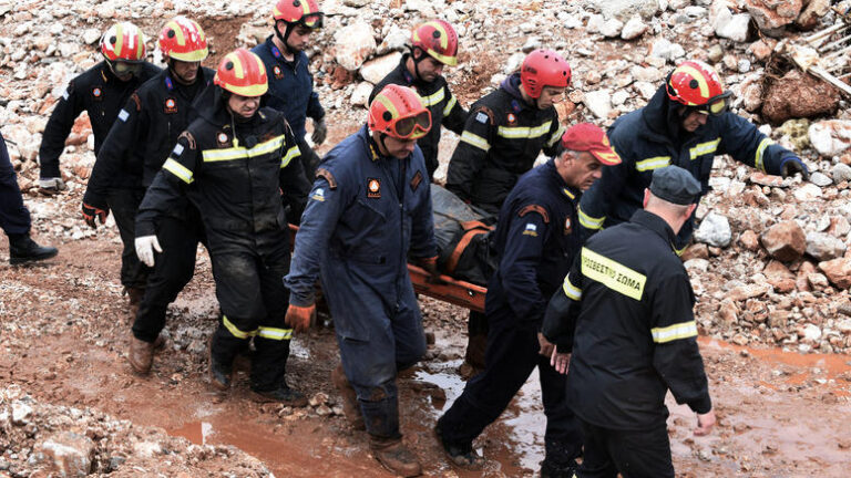 Στους 21 οι νεκροί απο τις φονικές πλημμύρες στην Μάνδρα Αττικής