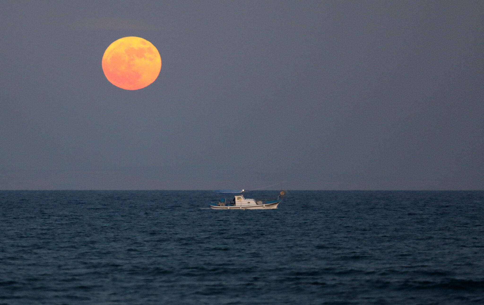 Παγκόσμιο ενδιαφέρον για την κυπριακή υπερπανσέληνο (ΦΩΤΟ)