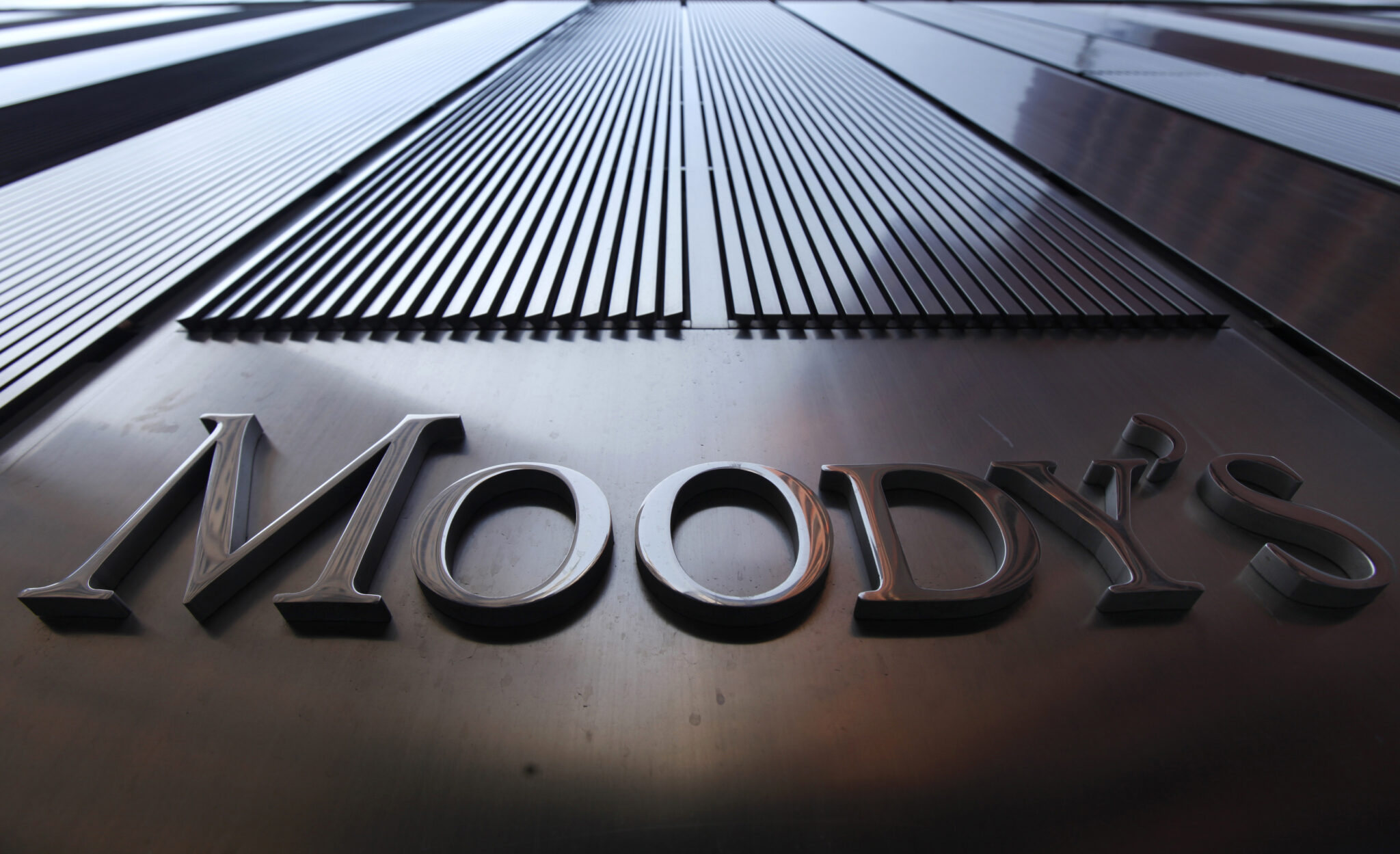 Οίκος Moody’s: Θετική η πώληση δανείων από την Ελληνική Τράπεζα (BINTEO)