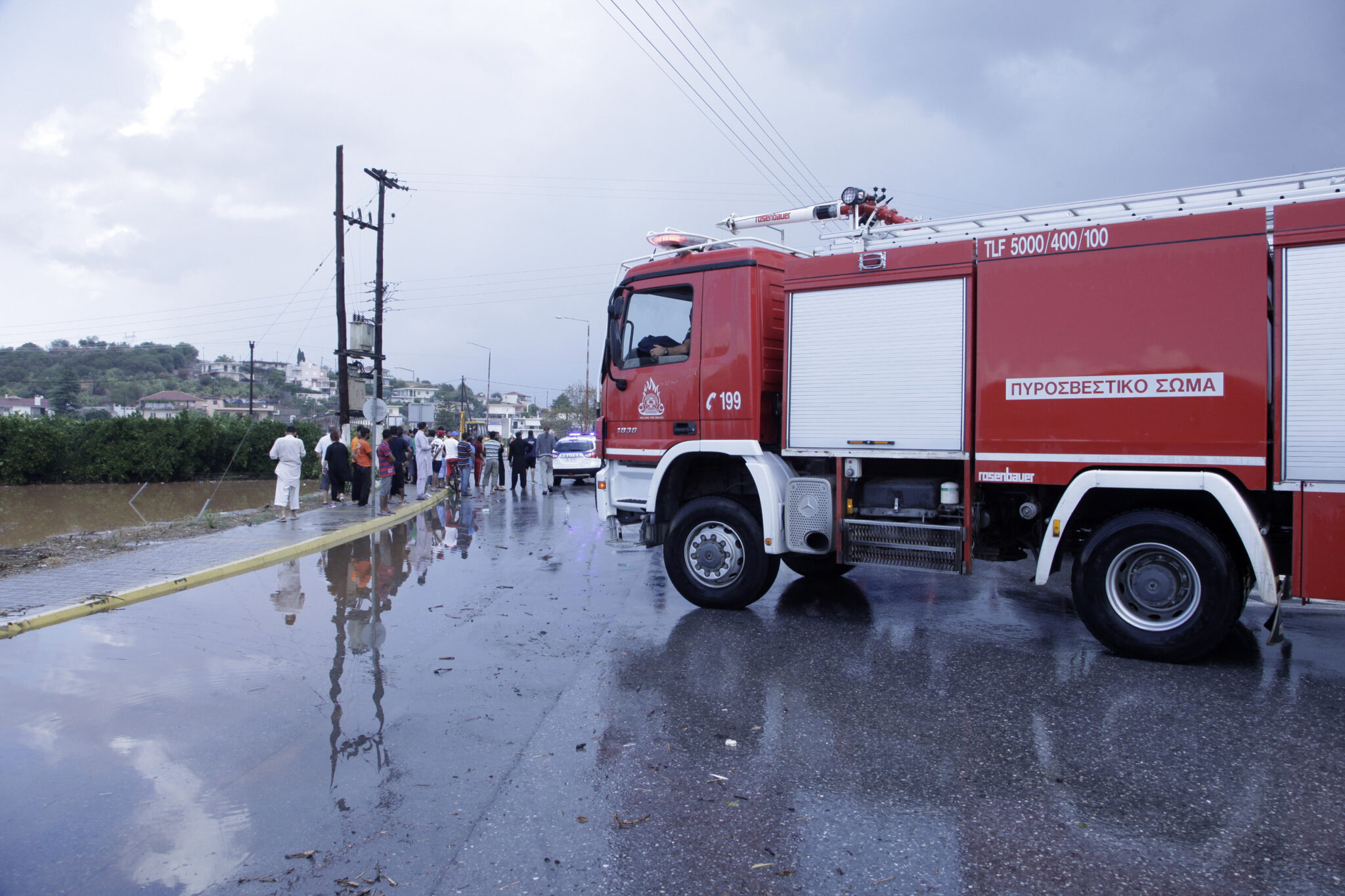 Πλημμύρες και προβλήματα προκάλεσαν οι βροχοπτώσεις των περασμένων ωρών