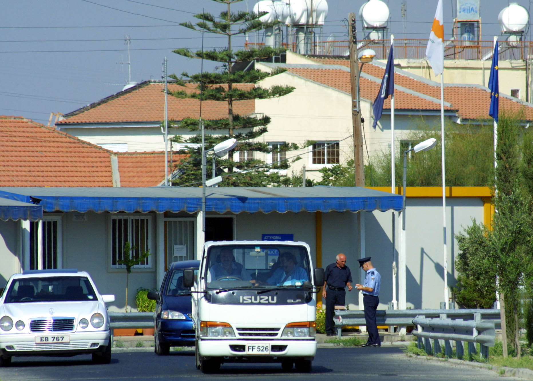 Διαμαρτύρεται ο Μπουρτζιού για τους ελέγχους καυσίμων στα οδοφράγματα