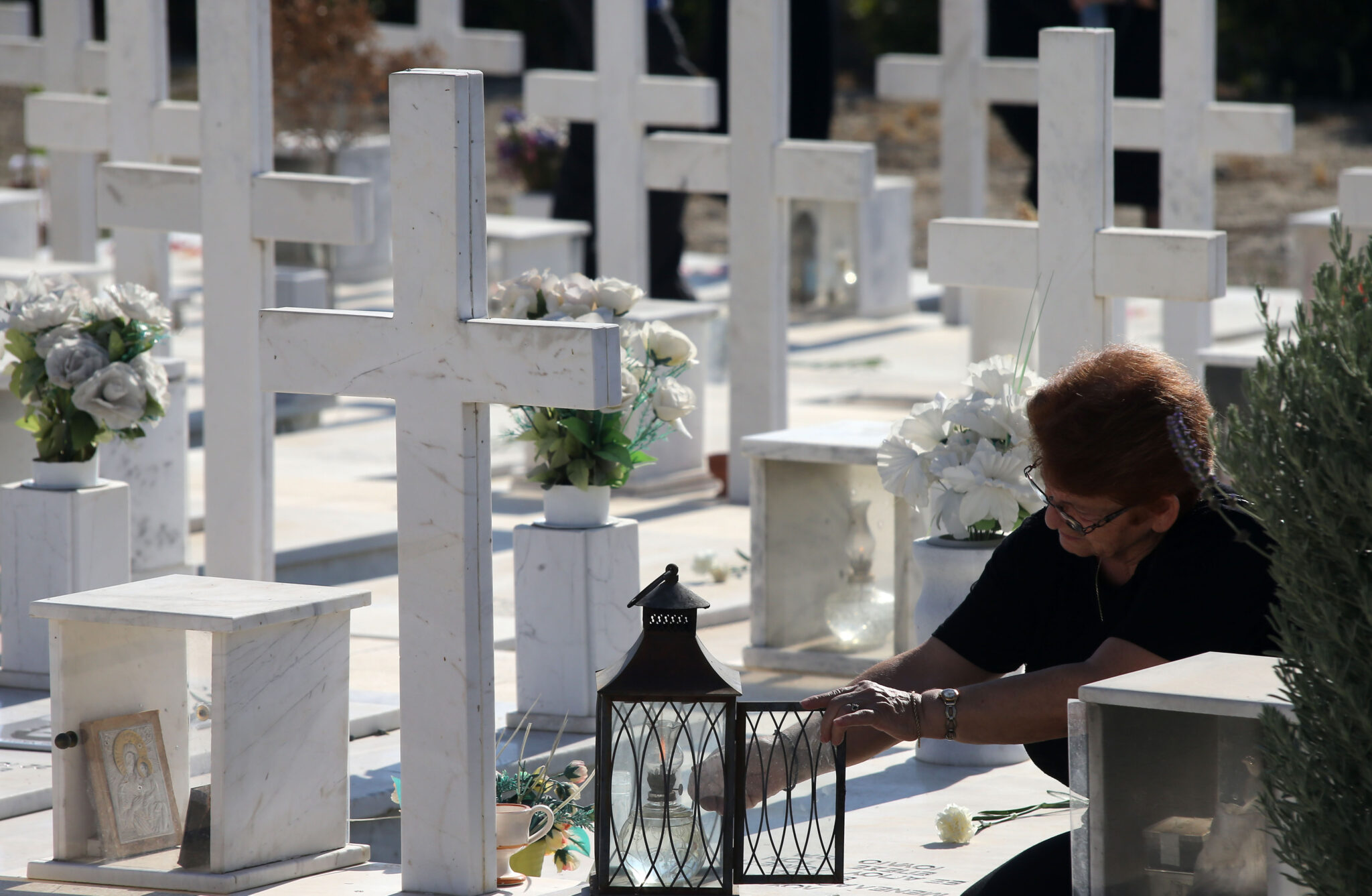 Ψάχνουν DNA αγνοουμένων στα λείψανα των γονιών τους (ΒΙΝΤΕΟ)