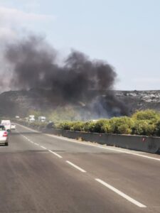 Στις φλόγες όχημα στον αυτοκινητόδρομο Λάρνακας – Λευκωσίας