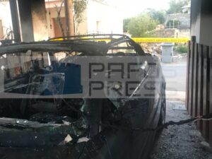 Υπό κράτηση δύο ύποπτοι για εμπρησμό οχήματος δημοσιογράφων