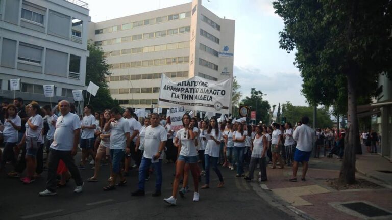 Με δυναμικά μέτρα στη φαρέτρα της συνεδριάζει αύριο η ΟΕΛΜΕΚ