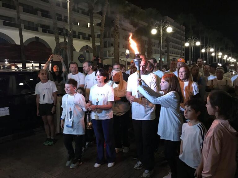 Φώτισε τον ουρανό της Λάρνακας η Φλόγα του Αυθεντικού Μαραθωνίου! (ΦΩΤΟ)