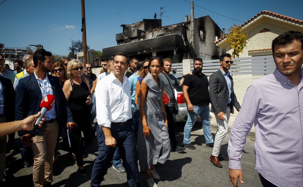 Στις πληγείσες περιοχές στο Μάτι ο Αλέξης Τσίπρας