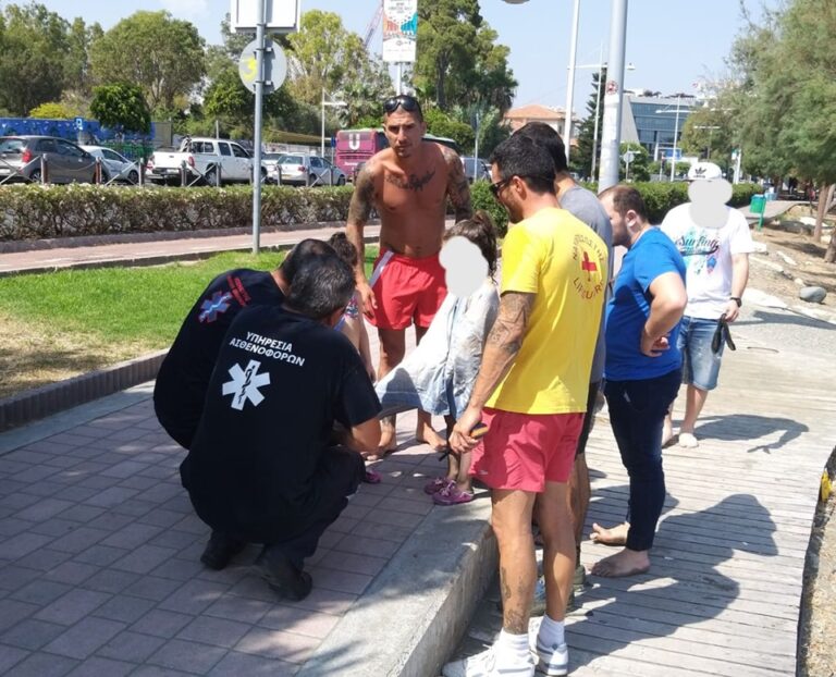 Τετράχρονο κοριτσάκι κινδύνευσε με πνιγμό στην Ακτή Ολυμπίων (ΦΩΤΟ)