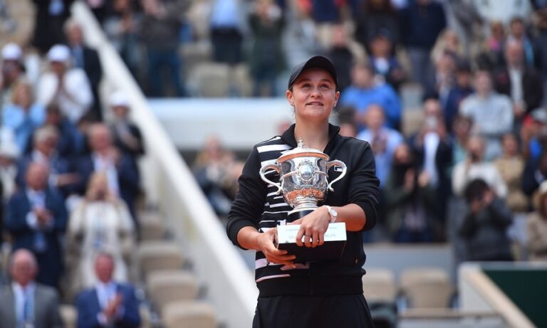 Roland Garros: «Βασίλισσα» στο χώμα η Μπάρτι