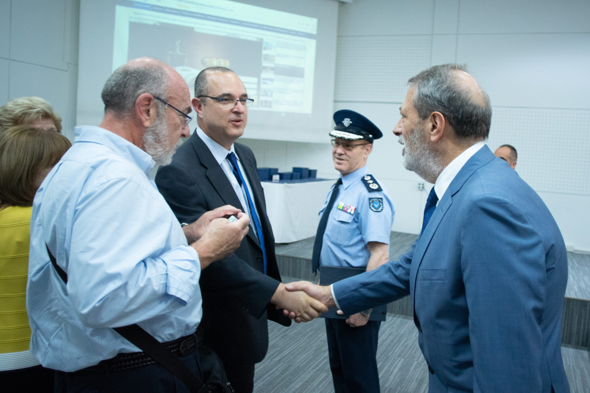 55 πολίτες παραδείγματα αυτοθυσίας και θάρρους (BINTEO)