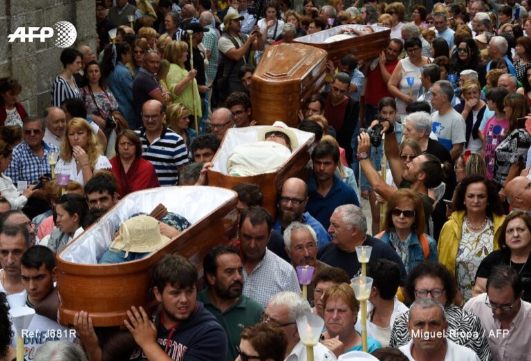 Έτσι τιμούν την Αγία Μάρθα στη βορειοδυτική Ισπανία… (ΦΩΤΟ)