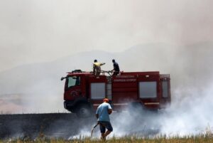 Συναγερμός στην Πυροσβεστική από τη φωτιά που ξέσπασε στην Αγία Νάπα