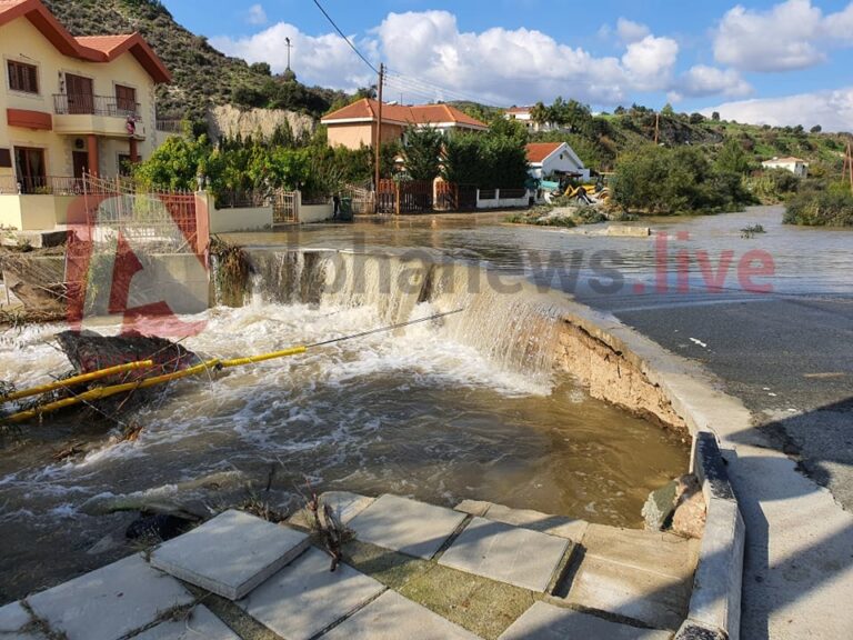 "Βομβαρδισμένο" τοπίο η Καλαβασός από τις καταστροφικές πλημμύρες (ΒΙΝΤΕΟ&ΦΩΤΟ)