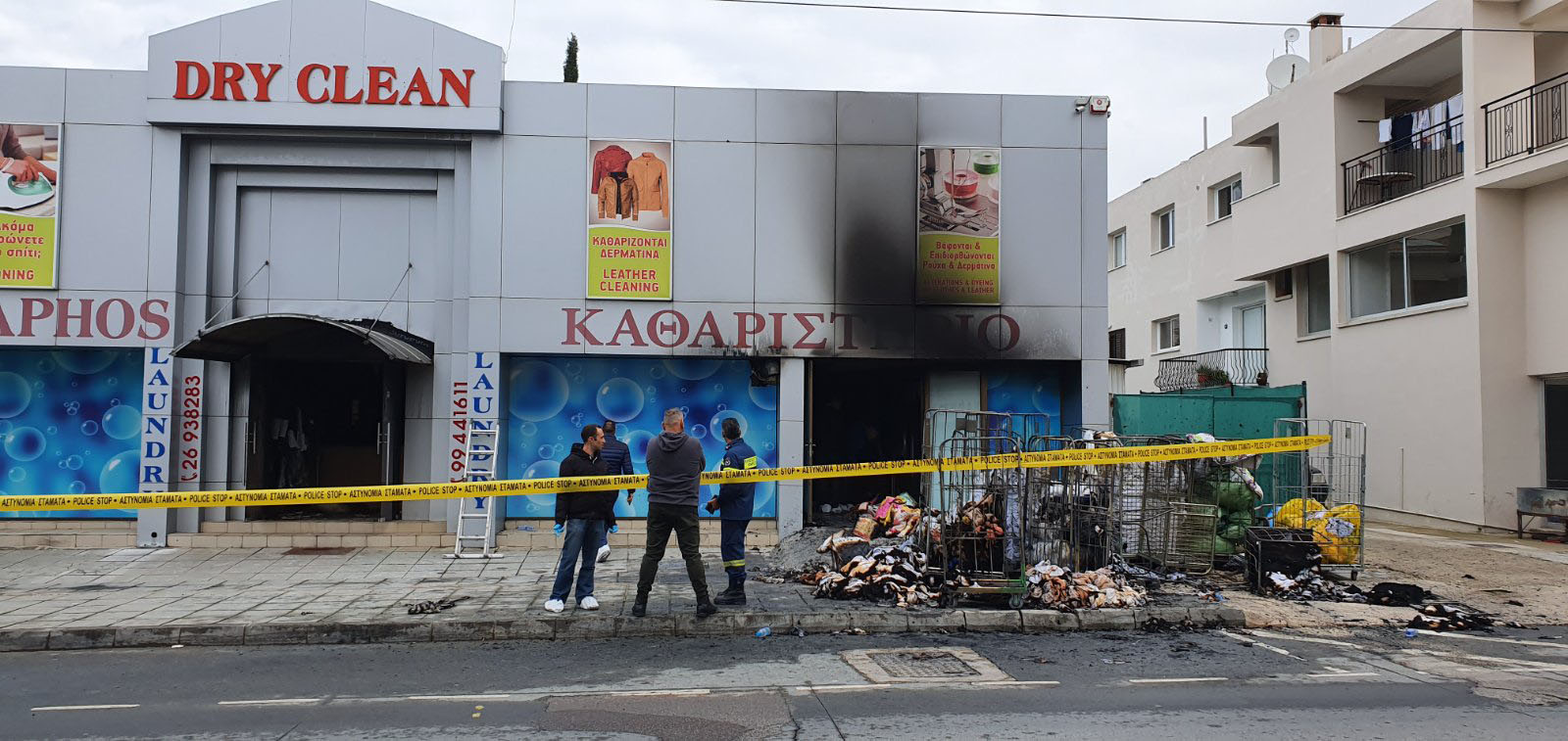 Ζημιές άφησε πίσω της η πυρκαγιά σε καθαριστήριο στην καρδιά της Πάφου (ΦΩΤΟ)