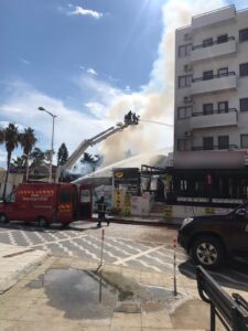 Γυναίκα κινδύνευσε από πυρκαγιά στην Πάφο (ΒΙΝΤΕΟ)