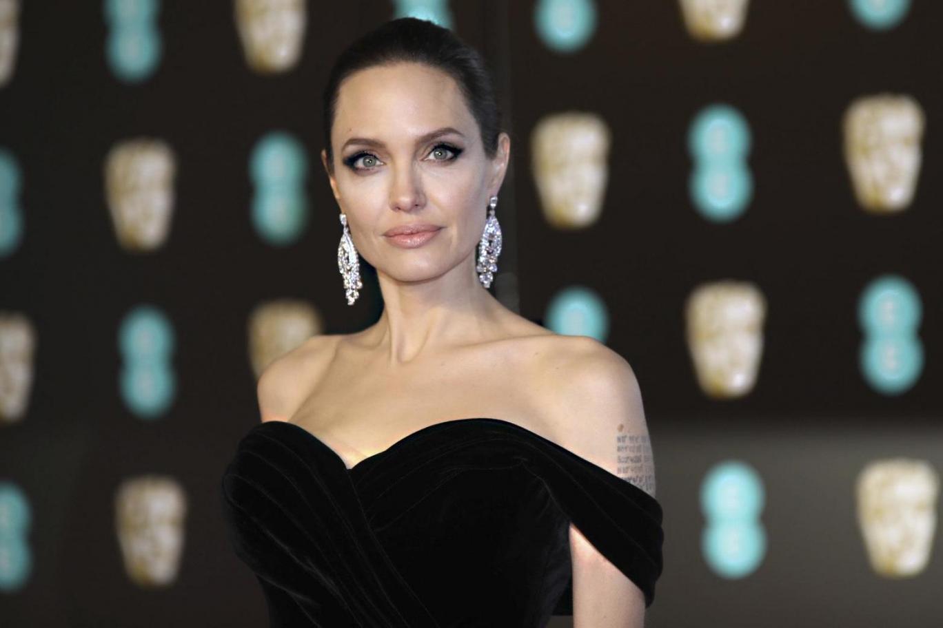 "And the winner is…Jolie" – Βραβεύτηκε το καλύτερο φόρεμα στα Όσκαρ(ΦΩΤΟ)