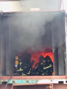 17χρονος προσπάθησε να ανάψει ξυλόσομπα με βενζίνη και "λαμπάδιασε" το σπίτι του