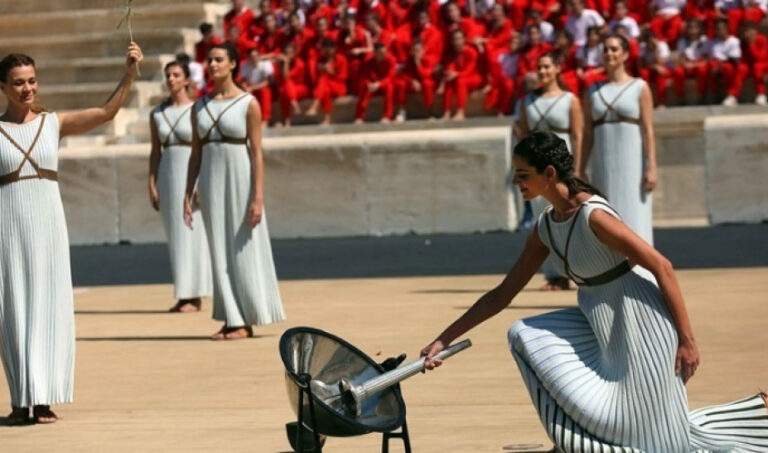 Αρχαία Ολυμπία: Άναψε χωρίς θεατές λόγω κορωνοϊού η Ολυμπιακή Φλόγα (ΒΙΝΤΕΟ)