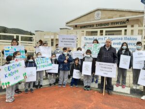 Μονόωρη αποχή από μαθήματα σε Κόρνο και Πυργά για το εργοστάσιο ασφάλτου (VID)