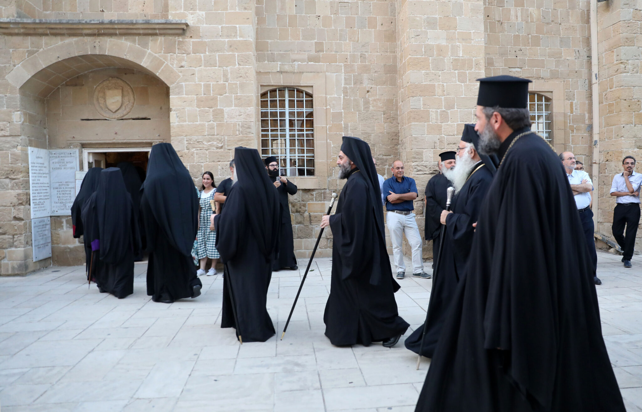 Στο Αρχηγείο Αστυνομίας οι φάκελοι για τους Μητροπολίτες Μόρφου και Τριμυθούντος