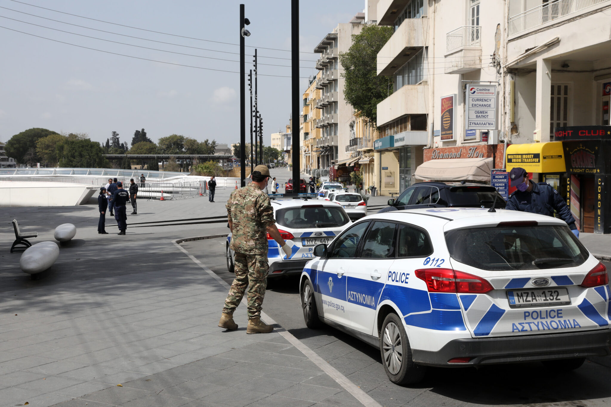 "Τσάκωσαν" τέσσερις επιχειρηματίες να παραβιάζουν τα διατάγματα