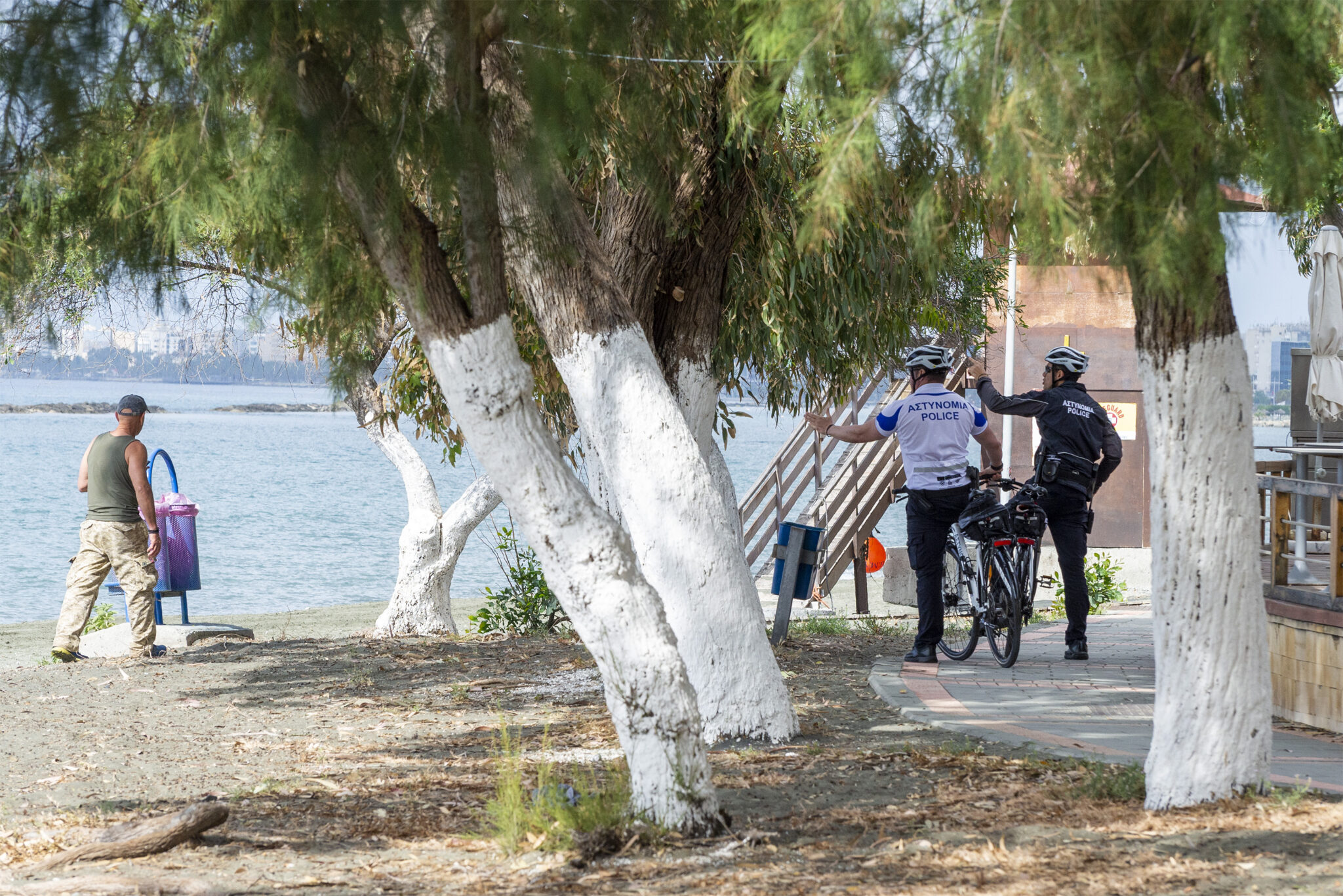 4,000 έλεγχοι και πενήντα καταγγελίες οδηγών και πεζών την πρώτη νύχτα χαλάρωσης