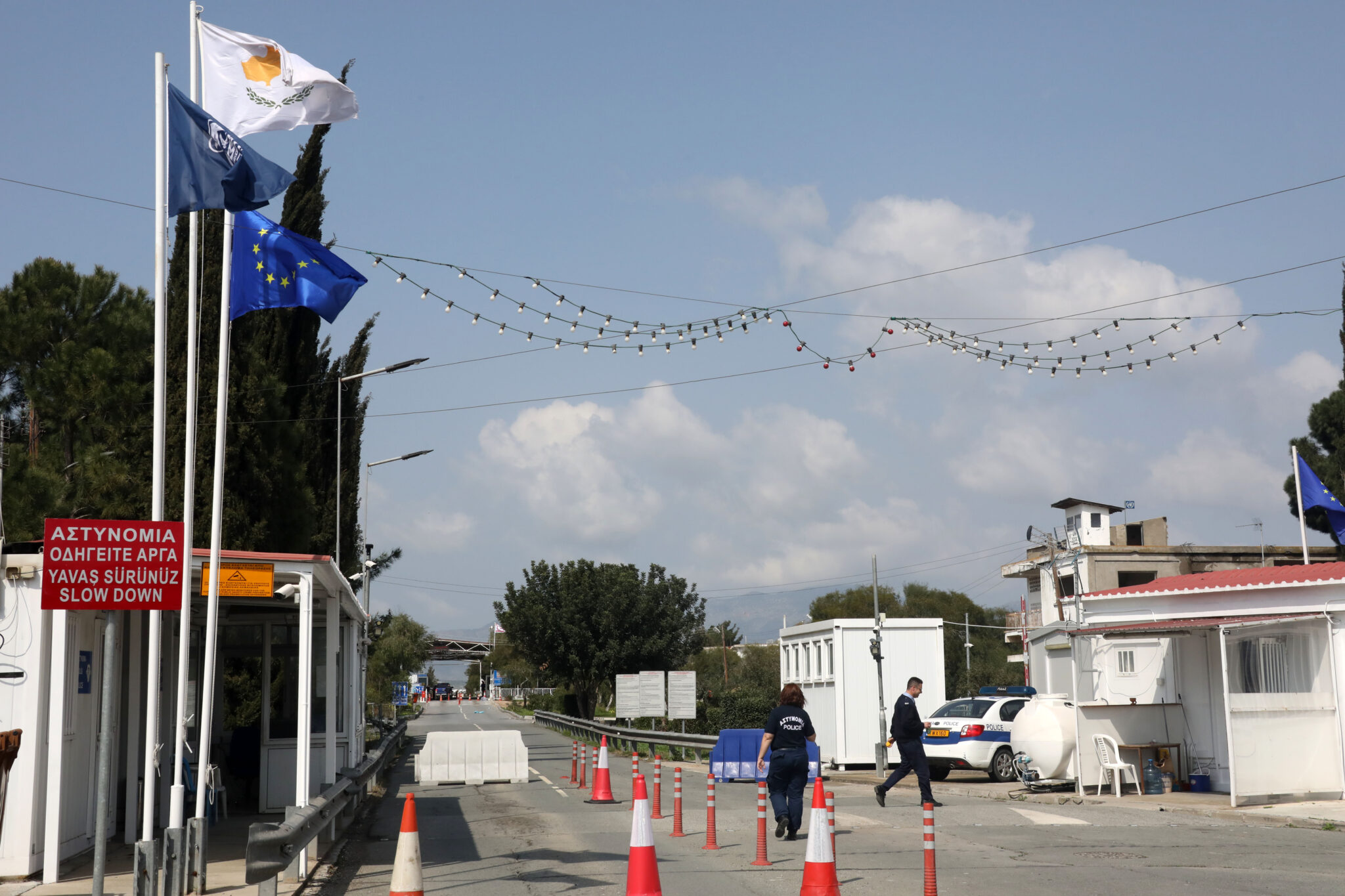 Εκατοντάδες Τουρκοκύπριοι εργαζόμενοι ζητούν το άνοιγμα οδοφραγμάτων (ΒΙΝΤΕΟ)