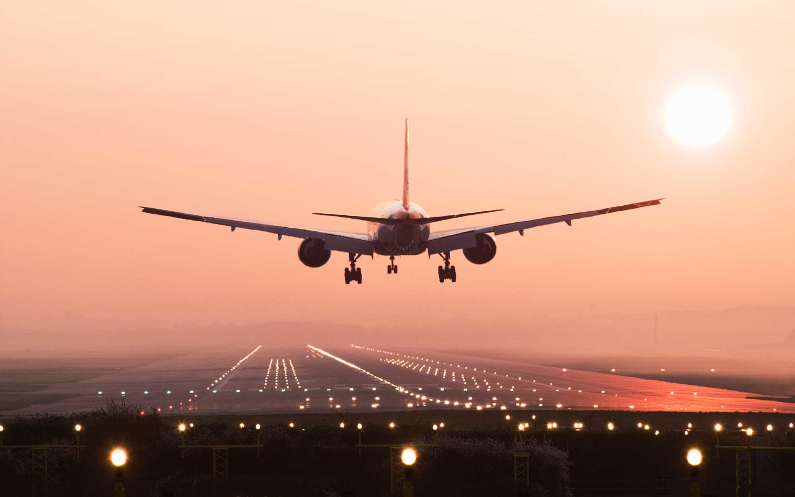 Κλείνει βάσεις σε βρετανικά αεροδρόμια η EasyJet