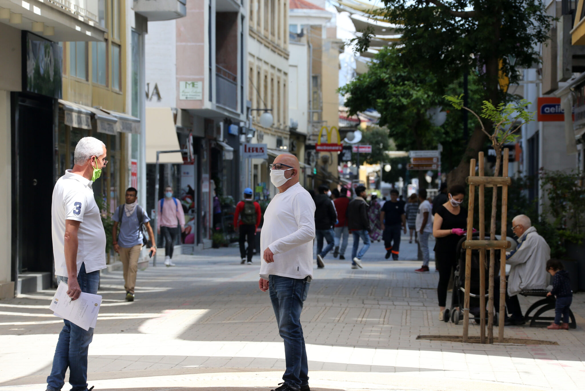 Πήραν πρόστιμο για μη χρήση μάσκας και γαντιών εν ώρα εργασίας