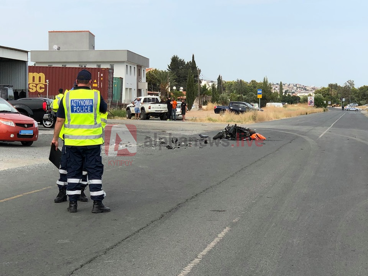 Σοβαρό τροχαίο ατύχημα με μοτοσικλέτα στη Λεμεσό (ΦΩΤΟ)