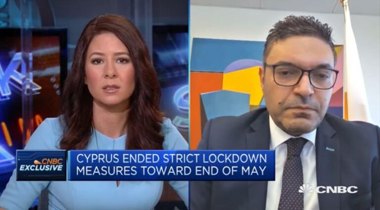 O YΠΟΙΚ στο CNBC: Δεν θα υπερισχύσει το απαισιόδοξο σενάριο για την Κύπρο (VID)