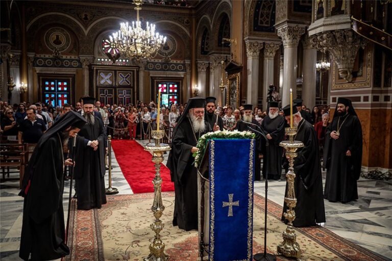 Αρχιεπίσκοπος Ιερώνυμος: Απόψε προσευχηθήκαμε για να μην εξαπλωθεί η βαρβαρότητα